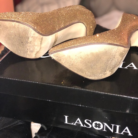 Can’t wear heels no more feet issues. - Picture 2 of 5